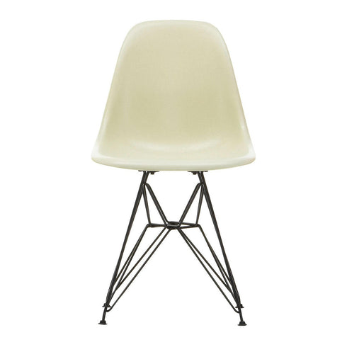 Cadeira Eames DSR em Fibra de Vidro / Base Preta